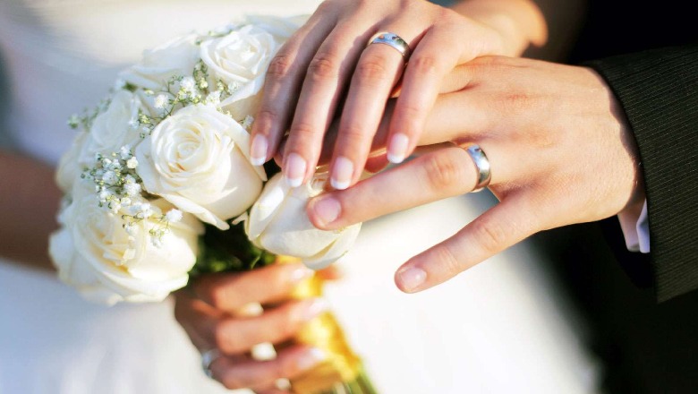 Shqiptarët po martohen më të rinj, ja sa është mosha mesatare 