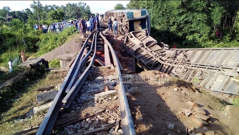 Bangladesh, bie ura hekurudhore, disa të vdekur