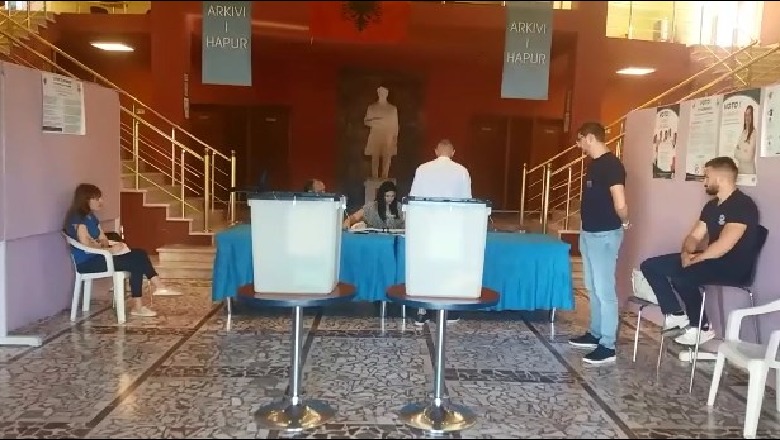 Nis i qetë procesi i votimit në Durrës, qytetarët i drejtohen kutive