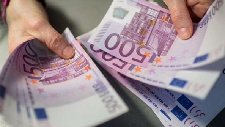 Euro vijon të humbasë terren, këmbehet me 121.85 lekë