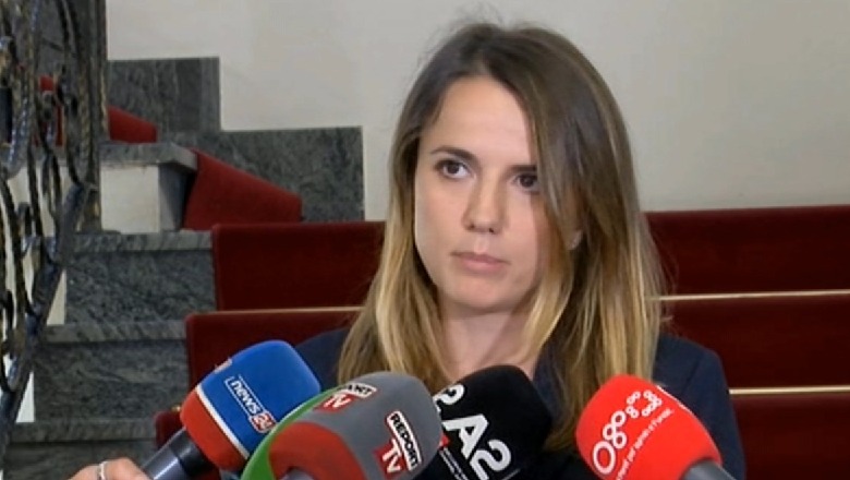 Shumica tërhoqi përkohësisht 'Korporatën e Investimeve', Rudina Hajdari: Cënon tregun e lirë