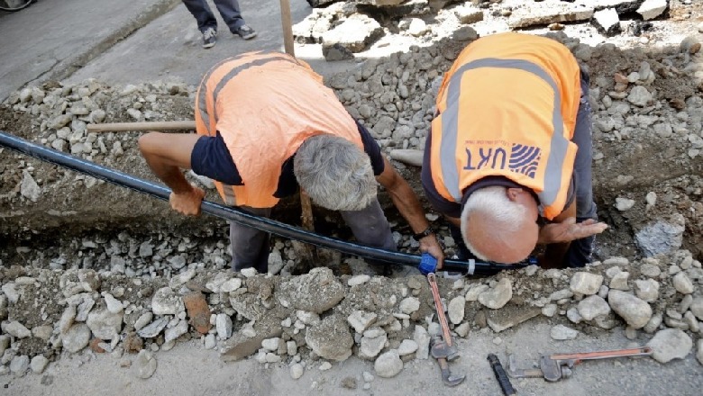 Vijon puna në Tiranë, rrjet i ri ujësjellësi për banorët e rrugës 'Ramiz Zakja'