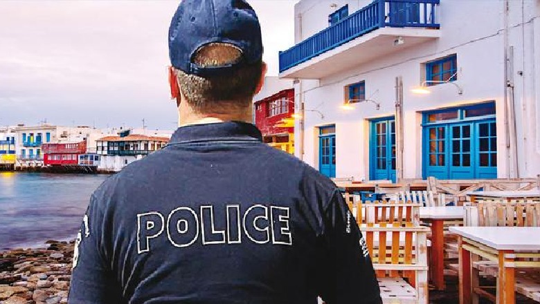Vjedhje banesash e shpërndarje kokaine, arrestohen 7 shqiptarë në Mykonos
