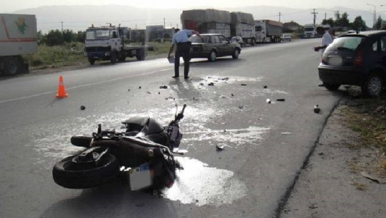 U aksidentuan me motoçikletë/ Turistët me fraktura të rënda në trup me helikopter drejt Tiranës