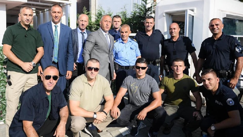  Haradinaj bën gjestin e veçantë me policët për Kurban Bajramin (FOTO)