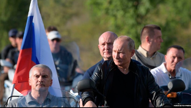 Rusi/ Protesta ndaj vizitës së Putin në Krime: Shkel sovranitetin dhe integritetin e vendit