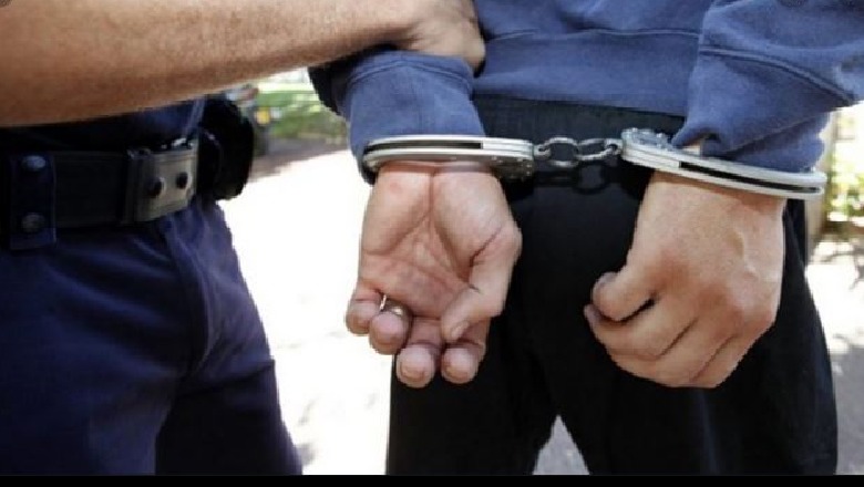 Theu arrestin e shtëpisë, kapet 33-vjeçari i arratisur