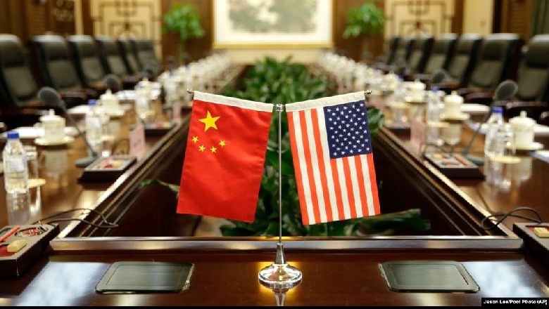  SHBA-të shtyjnë vendosjen e tarifave ndaj mallrave të Kinës