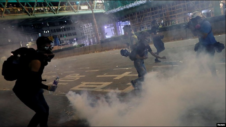  Hong Kong, vazhdojnë protestat, policia përdor gaz lotsjellës