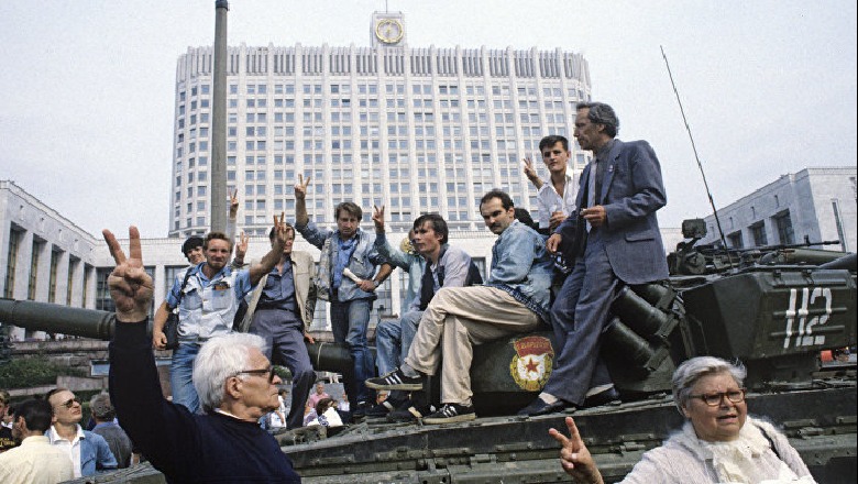 'Grushti i shtetit' në Moskë, shpërbërja e BRSS dhe prapaskenat e Jelcinit ndaj Gorbaçovit