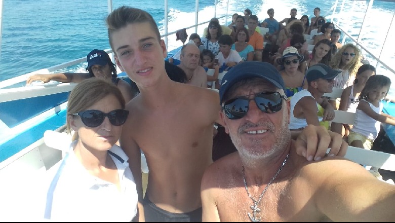 20 vite në det, ish-marinsi shqiptar bashkon familjen në pasionin e tij të madh