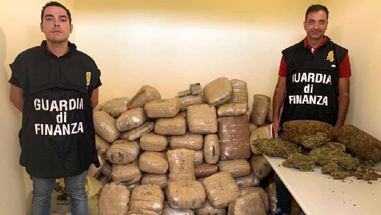 Itali/ Arrestohet 29-vjeçari shqiptar, po transportonte me makinë 1.2 mln € drogë (VIDEO)