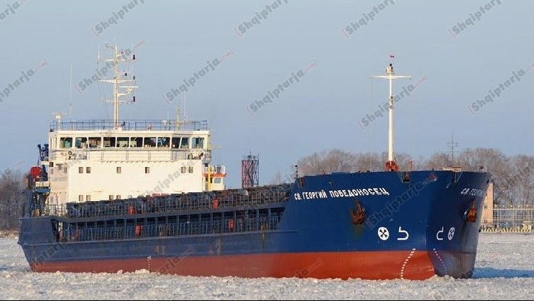 Anija me grurë ishte bllokuar prej tre javësh në Portin e Durrësit, rusi dhe shqiptari i japin fund sherrit për paratë