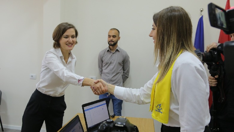 Pakti për Universitetin/ Nis shpërndarja e kartave të studentit në Vlorë