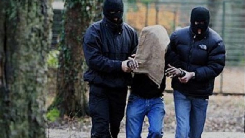 Farkë- Morën peng 23-vjeçarin nga Maqedonia dhe i kërkuan 250 mijë Euro duke e kërcënuar me armë, arrestohen autorët