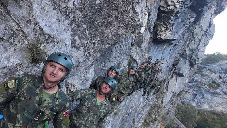 Ushtritë e Kosovës dhe Shqipërisë bashkojnë 'forcat' në majat më të larta të Rugovës (FOTO)