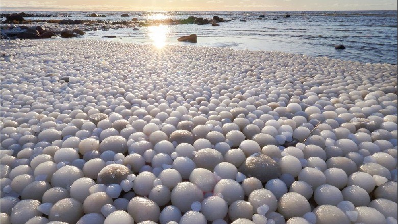 Fenomen i rrallë,  'vezë' akulli përgjatë vijës bregdetare