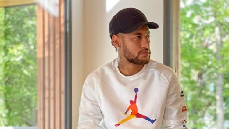 Neymar ndodhet në Barcelonë me të dashurën e re