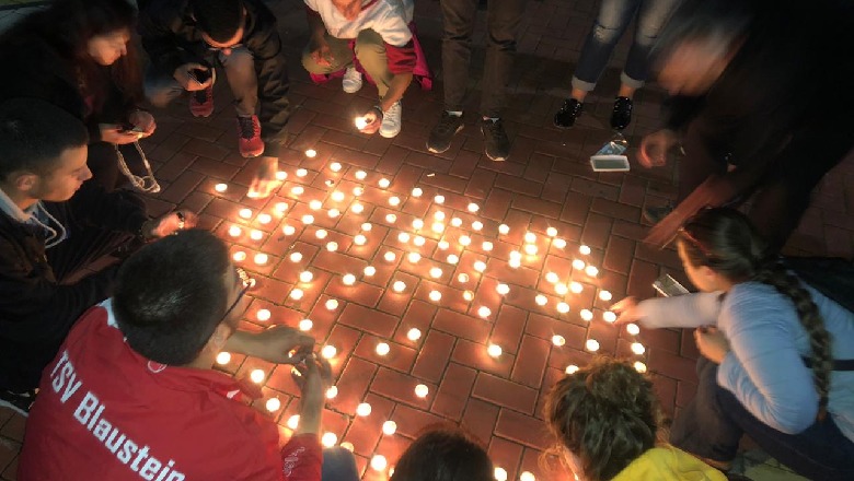 Qirinj dhe lutje në kryeqytet në kujtim të viktimave të tërmetit (FOTO)