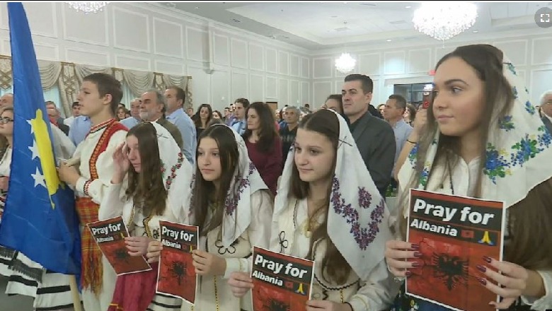 Me kostume tradicionale...komuniteti shqiptaro-amerikan në Michigan lutet për jetët e humbura nga tërmeti (VIDEO)