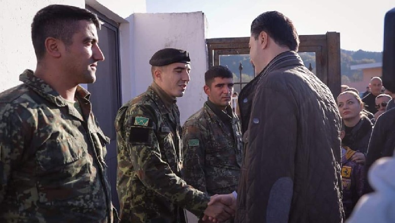 Basha takohet me ushtarakët në shërbim të qytetarëve në Bubq: Mirënjohje për sakrificën tuaj