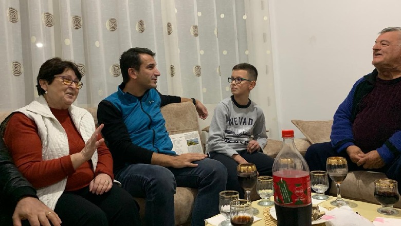 Veliaj viziton familjen Hashani në banesën e re me bonus qiraje:  Gjendja emergjente në Tiranë  ka mbaruar (VIDEO)