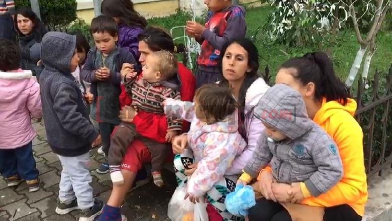 Komuniteti rom në Sarandë në protestë: Bashkia ka lekë të zbukurojë qytetin, po për ne jo