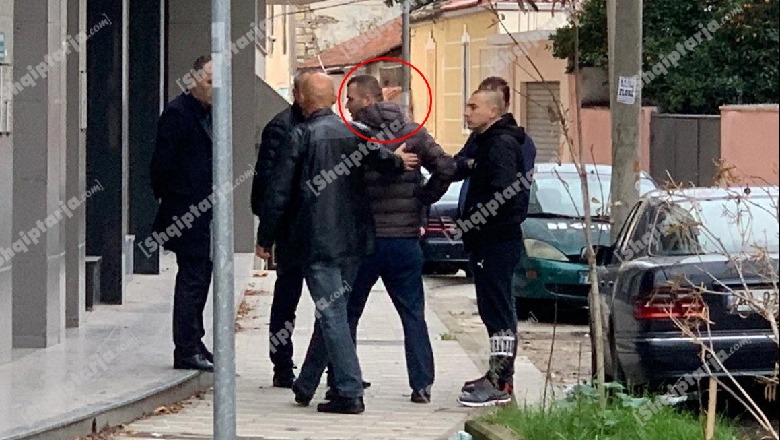 Si ndodhi ngjarja në Vlorë, autori i maskuar hodhi pakon me eksploziv dhe e shpërtheu pas 30 sekondave