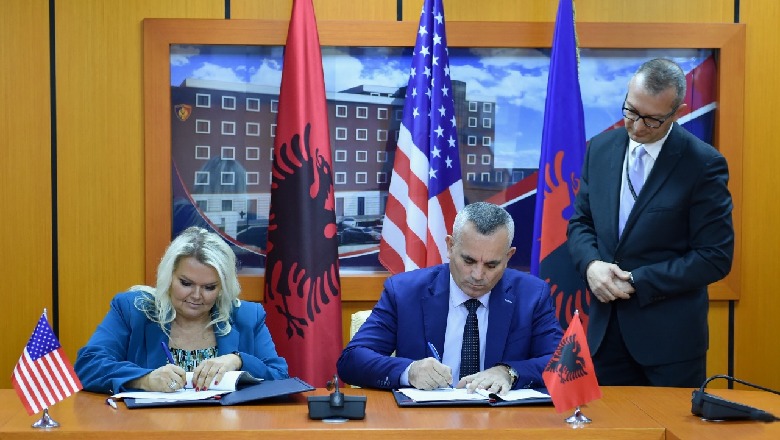 Shërbimi Amerikan i Sigurisë Diplomatike dhuron pajisje kompjuterike për krimin kibernetik për policinë shqiptare