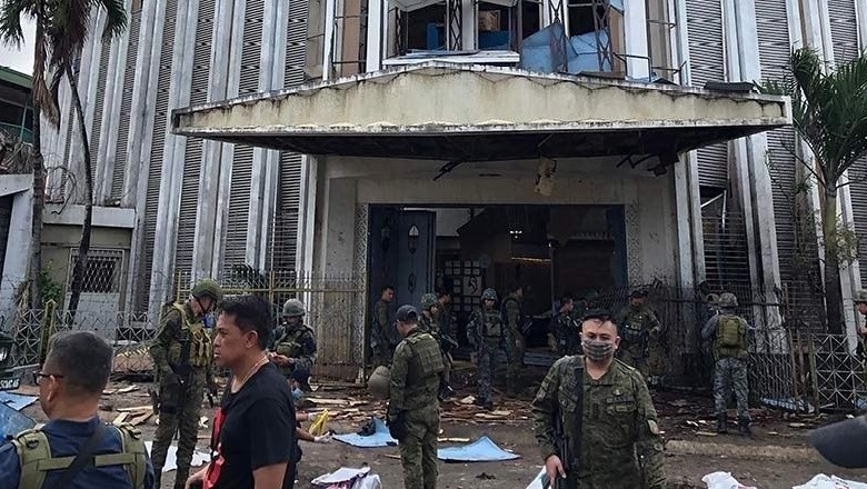 Filipine, bombë në kishë në prag të Krishtlindjes, 22 të plagosur nga 3 shpërthime të tjera të ISIS