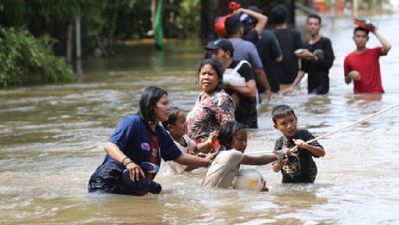 Indonezi, 53 viktima për shkak të përmbytjeve në rajonin e kryeqytetit Xhakarta