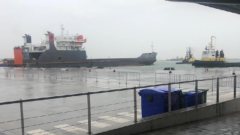 'Dy tragete po ankorohen në Bari', Autoritetin Portual Durrës: Dy të tjerë nuk u nisën dot për shkak të detit të trazuar