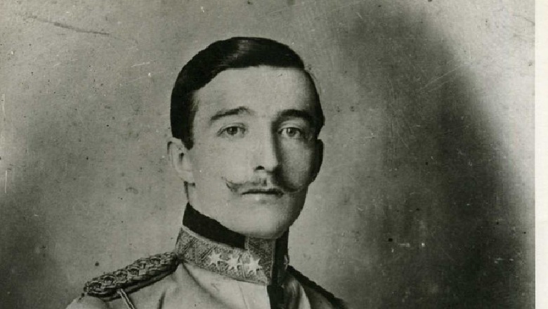 Kur 19-vjeçari Ahmet bej Mati (Zogu), armik i betuar i Toptanit mori drejtimin e Tiranës në emër të princ Vidit 