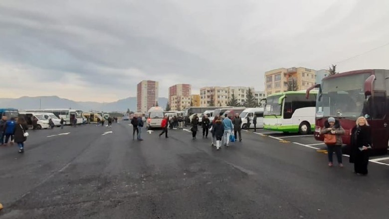 Terminali i ri i autobusëve ndërqytetas, nga sot nis punën te kthesa e Kamzës