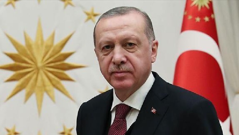 Tërmeti tragjik, Erdogan: Uroj mëshirë nga Zoti për vëllezërit që humbën jetën, jemi në gatishmëri të plotë