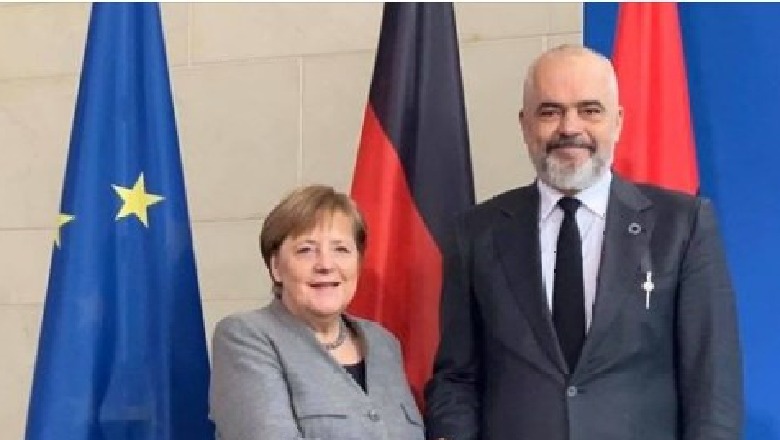 Meta poston foton e Ramës në profilin e tij...dhe përshëndet Merkelin!