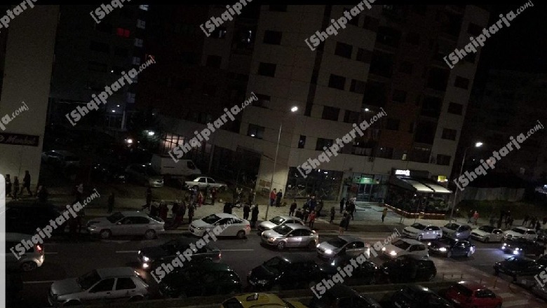 Tiranë - Frika pas tërmetit/ Bulevardi 'Migjeni' 'pushtohet' nga makinat 