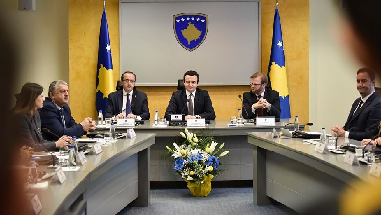 Qeveria e kosovës shfuqizon vendimin e Haradinajt për rritjen e pagave 100% për kabinetin e kryeministrit