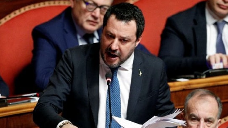 Senati italian i hap rrugën gjykimit të liderit të 'Lega Nord', Matteo Salvini, akuzohet për rrëmbim dhe pengim të zbarkimit të emigrantëve (VIDEO)