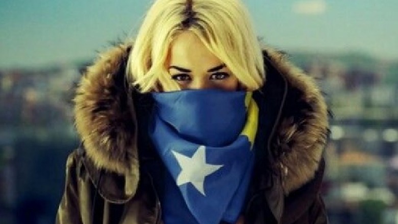 Rita Ora uron Kosovën për Ditën e Pavarësisë në gjuhën shqipe
