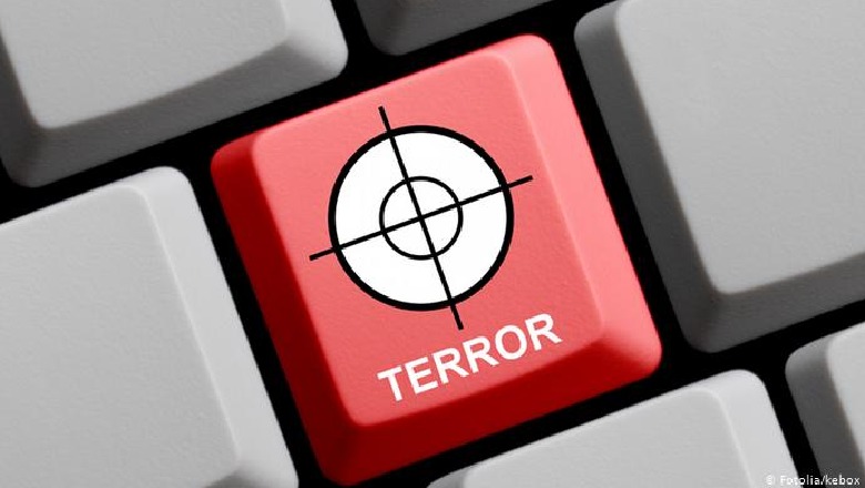 Si i stimulon interneti terroristët e ekstremit të djathtë