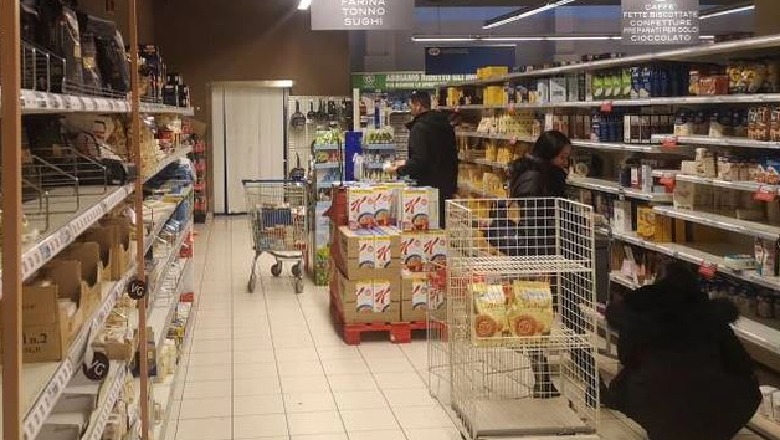 Mesazhi i kryebashkiakut të Milanos: Mos nxitoni të zbrazni raftet e supermarketeve por shkoni ndihmoni të moshuarit