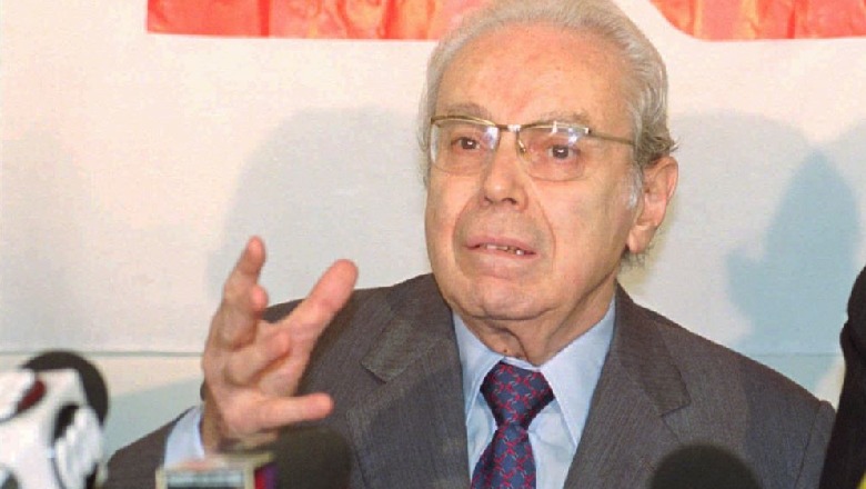 Vdes De Cuellar, ish-kreu i OKB-së që vizitoi Shqipërinë në 1990 