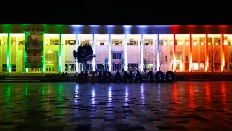 Tirana ndez ngjyrat e flamurit italian! Veliaj: Luftojmë dhe fitojmë së bashku ndaj koronavirusit