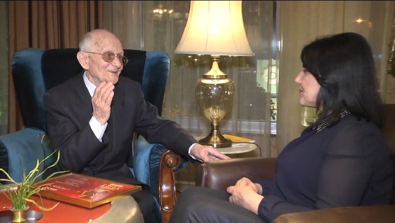 Koço Qendro, sfidat e një aktori  93-vjeçar: Një jetë në skenë, mesazhi që dua t’u jap të rinjve
