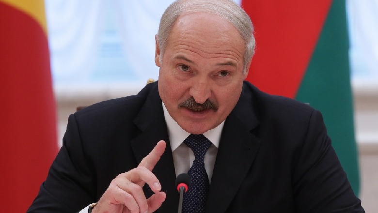 Presidenti bjellorus 'gjen' formulën për të vrarë koronavirusin: Punoni, pini vodka dhe bëni sauna