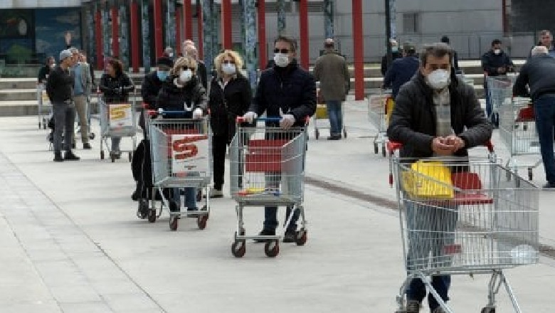 Koronavirusi/Itali, Qeveria: Supermarketet të hapura në fundjavë. Por Rajonet dhe Komunat rrisin ndalimet dhe kufizimet