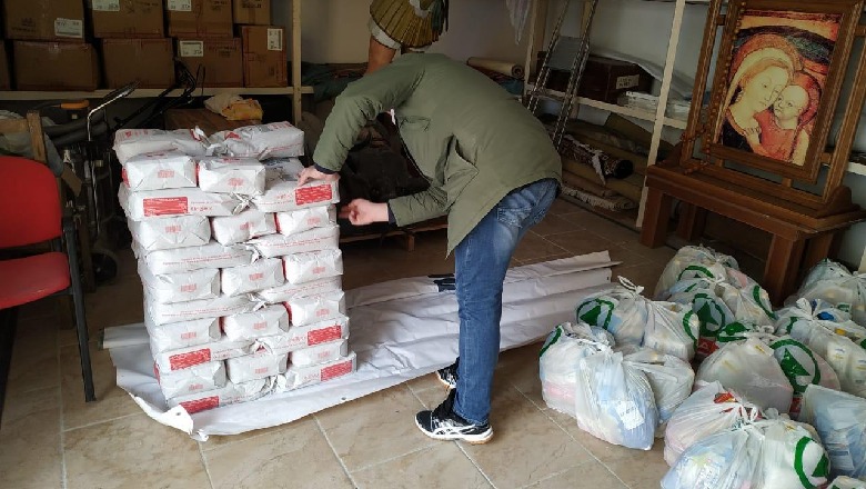 Koronavirusi/ Arqipeshkvia metropolitane dhe Dioqeza Shkodër–Pult shpërndajnë ndihma për familjet në nevojë