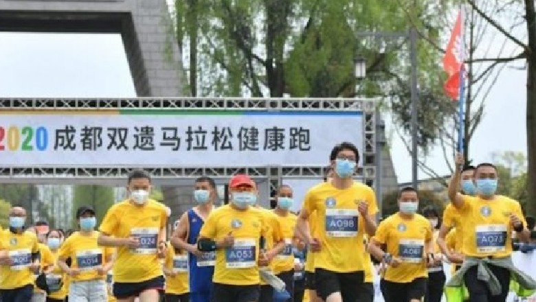 Koronavirusi/ Kina rimëkëmbet, zhvillohet mini-maratona me rreth 20 mijë garues (VIDEO)