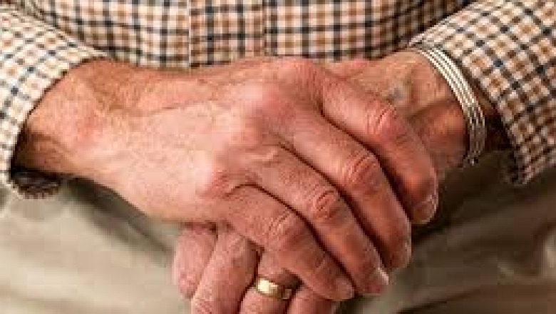 Bashkia e Lezhës thirrje për vullnetarë të ndihmojnë të moshuarit e vetmuar